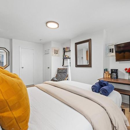 Great Studio Location In Times Square Near Subway Нью-Йорк Екстер'єр фото