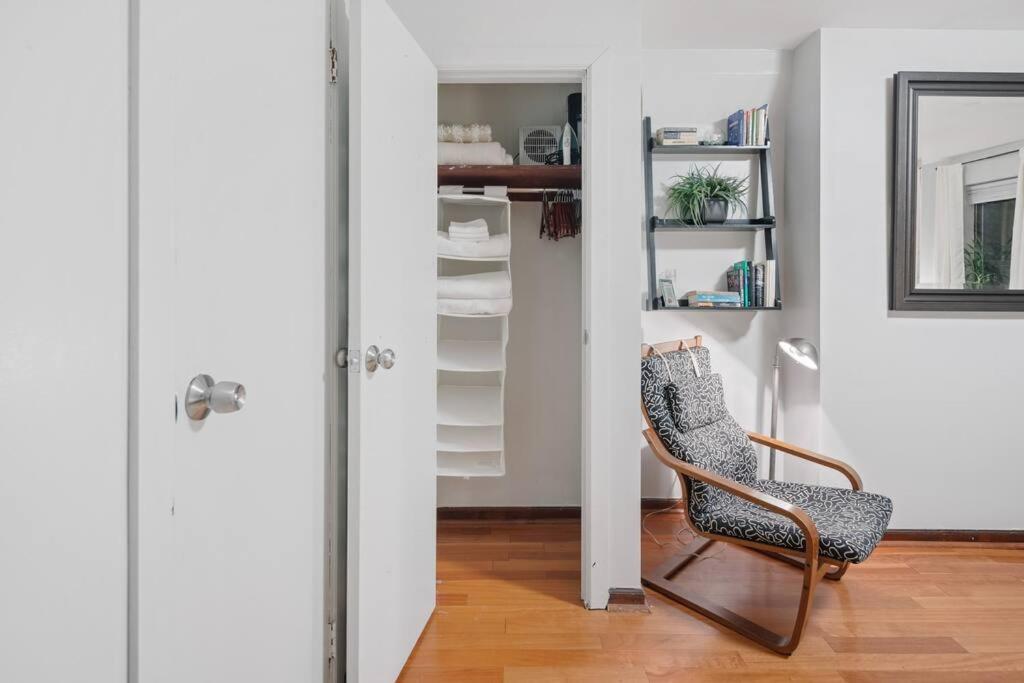 Great Studio Location In Times Square Near Subway Нью-Йорк Екстер'єр фото