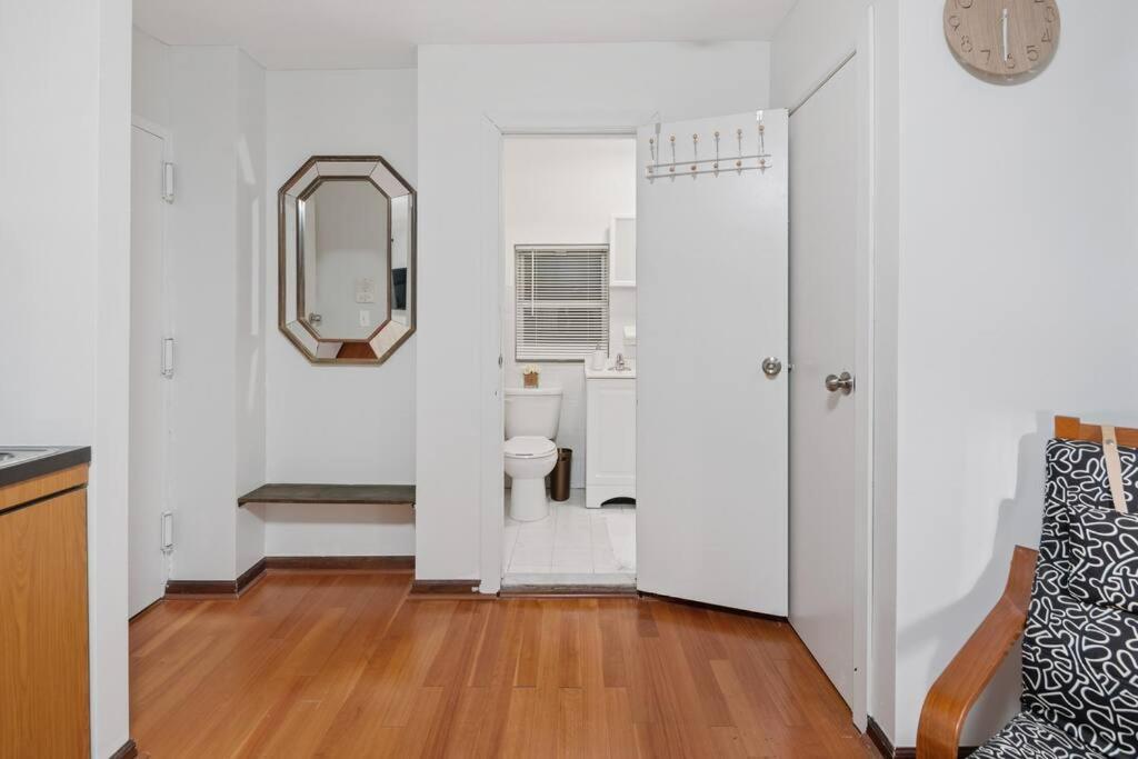 Great Studio Location In Times Square Near Subway Нью-Йорк Екстер'єр фото