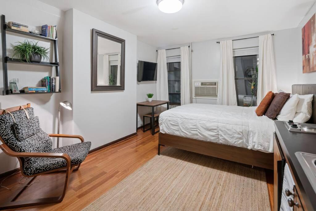 Great Studio Location In Times Square Near Subway Нью-Йорк Екстер'єр фото