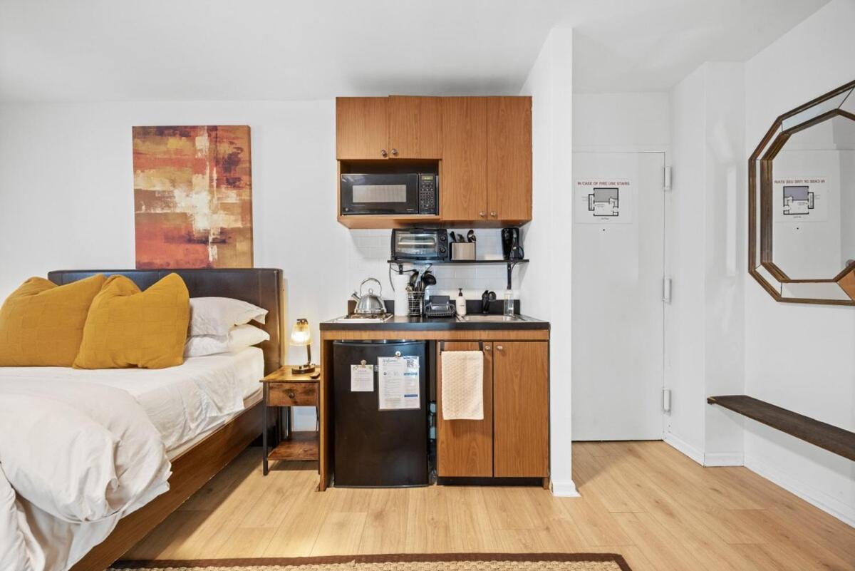 Great Studio Location In Times Square Near Subway Нью-Йорк Екстер'єр фото